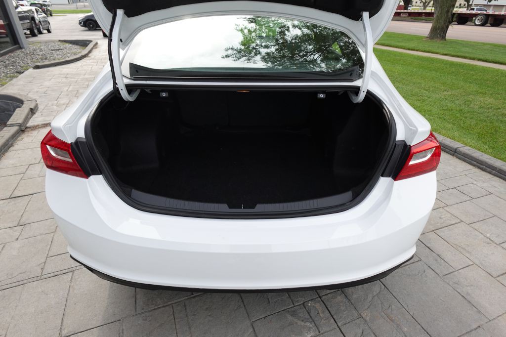 2023 Chevrolet Malibu Image 11