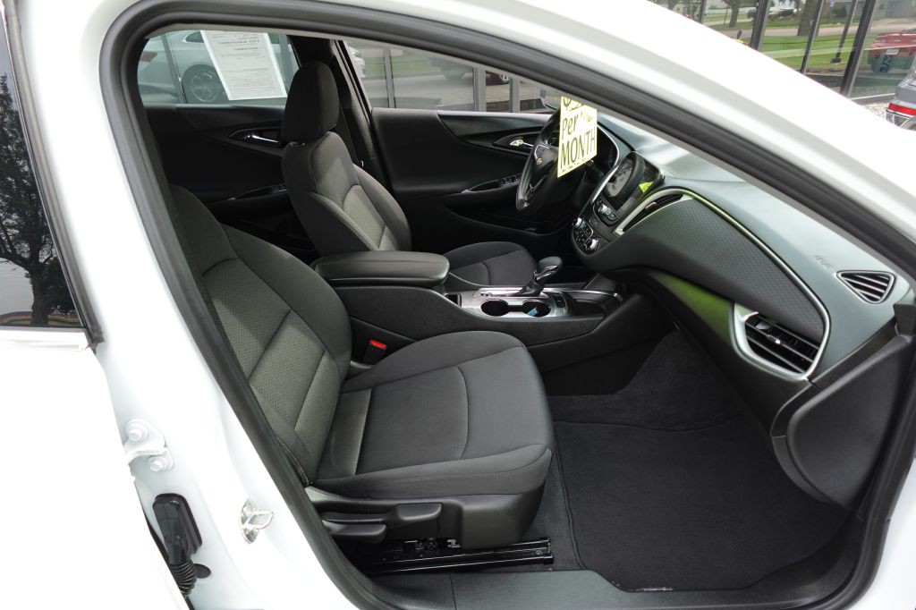 2023 Chevrolet Malibu Image 13