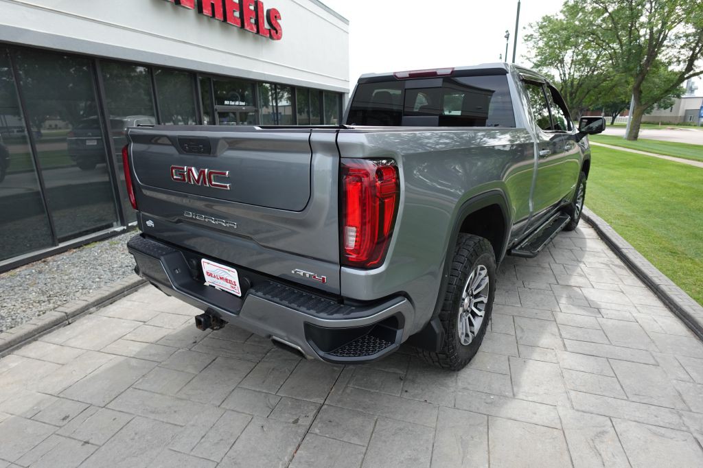 2020 GMC Sierra Image 2