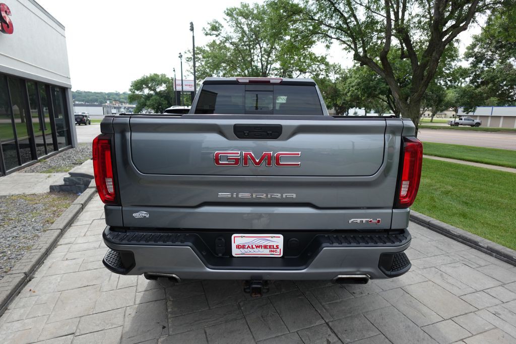 2020 GMC Sierra Image 3
