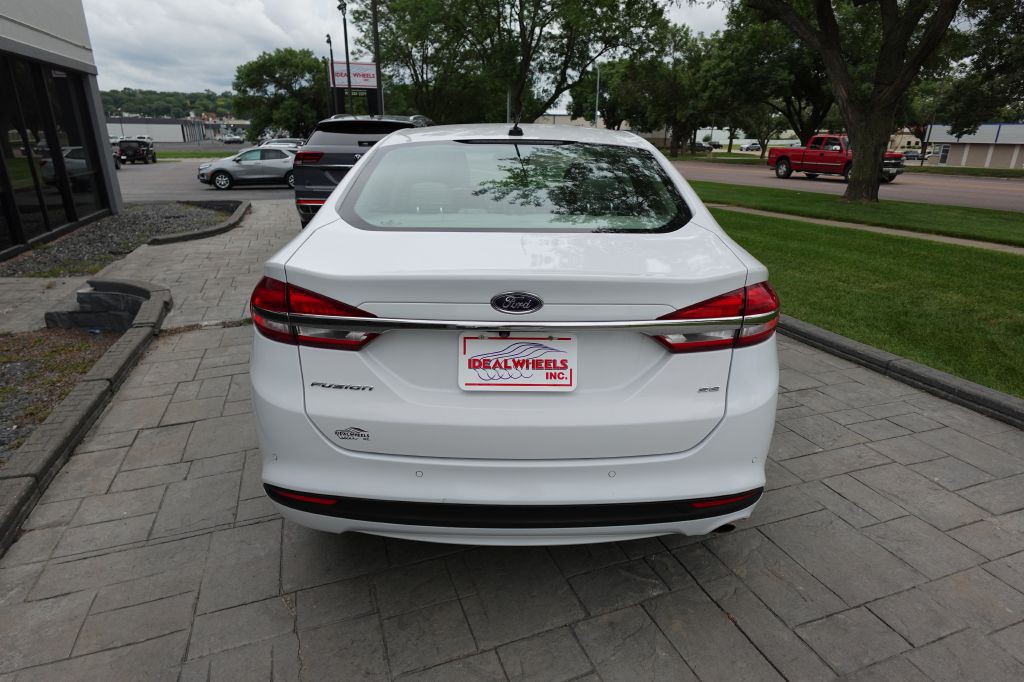 2017 Ford Fusion Image 3