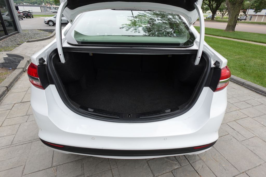 2017 Ford Fusion Image 11