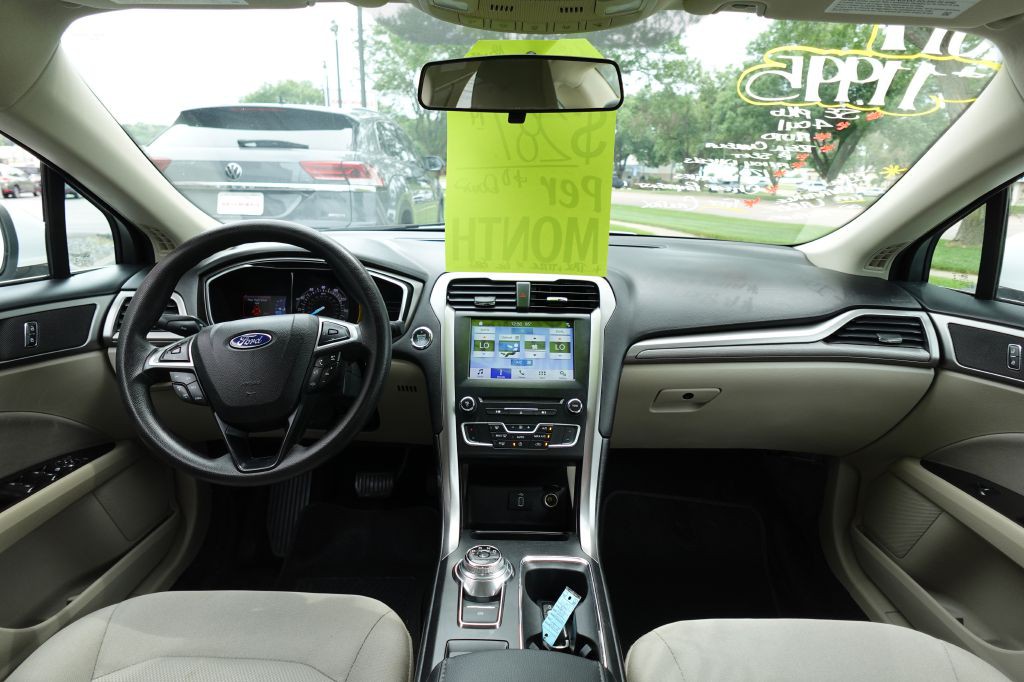2017 Ford Fusion Image 15