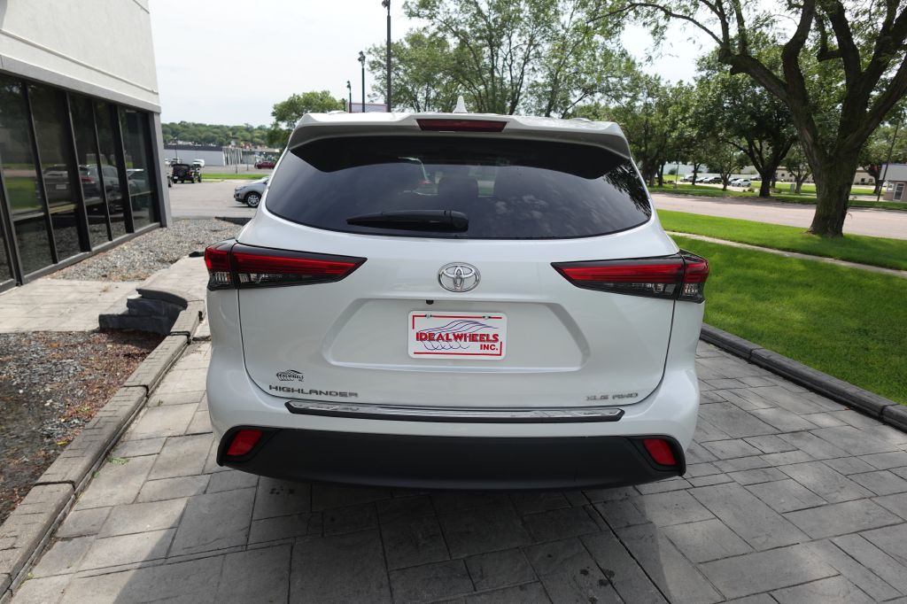 2022 Toyota Highlander Image 3