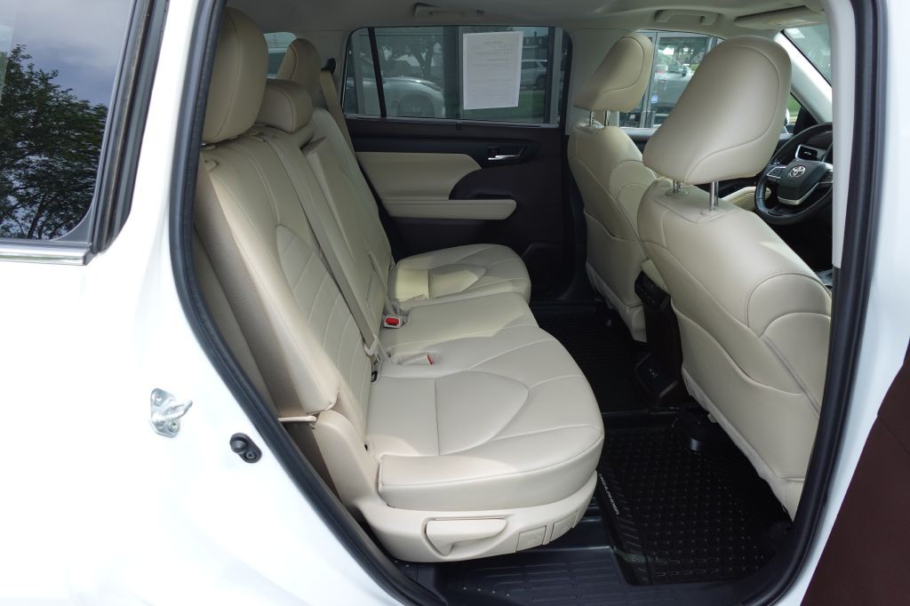 2022 Toyota Highlander Image 14