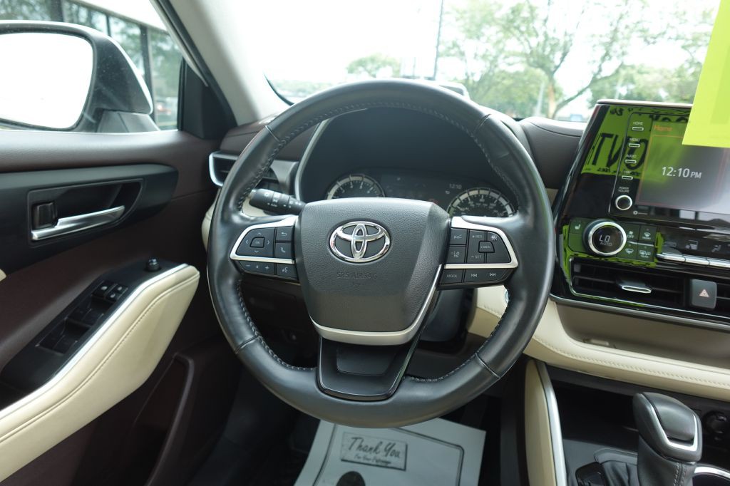 2022 Toyota Highlander Image 17