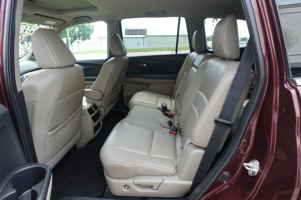 2017 Honda Pilot Image 16