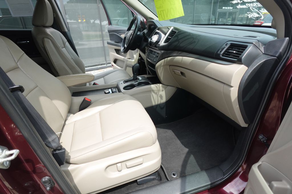 2017 Honda Pilot Image 21