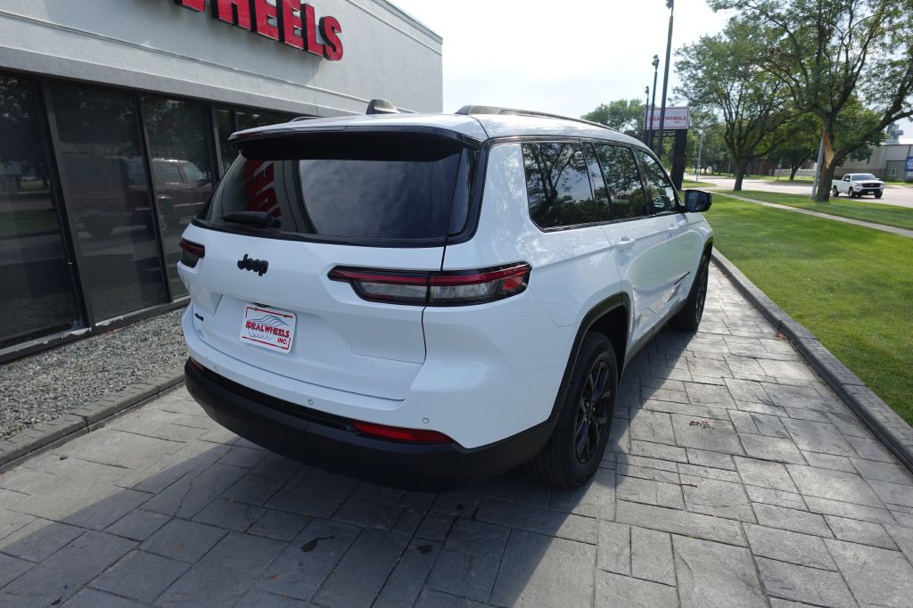 2024 Jeep Grand Cherokee Image 2