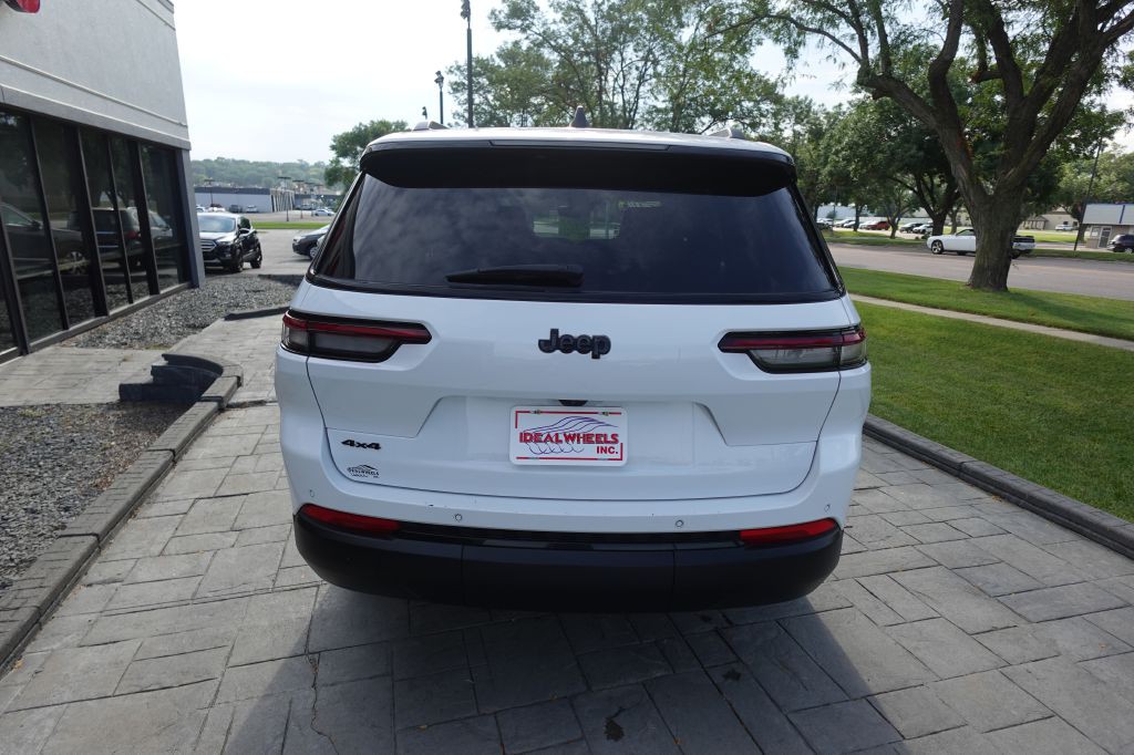 2024 Jeep Grand Cherokee Image 3