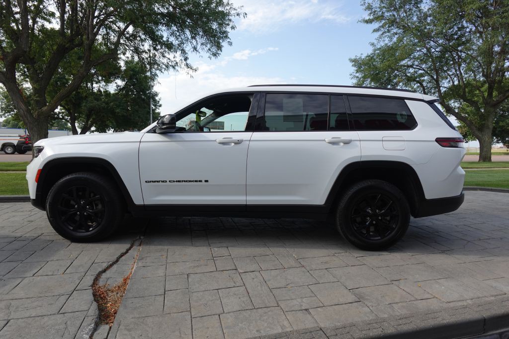 2024 Jeep Grand Cherokee Image 5