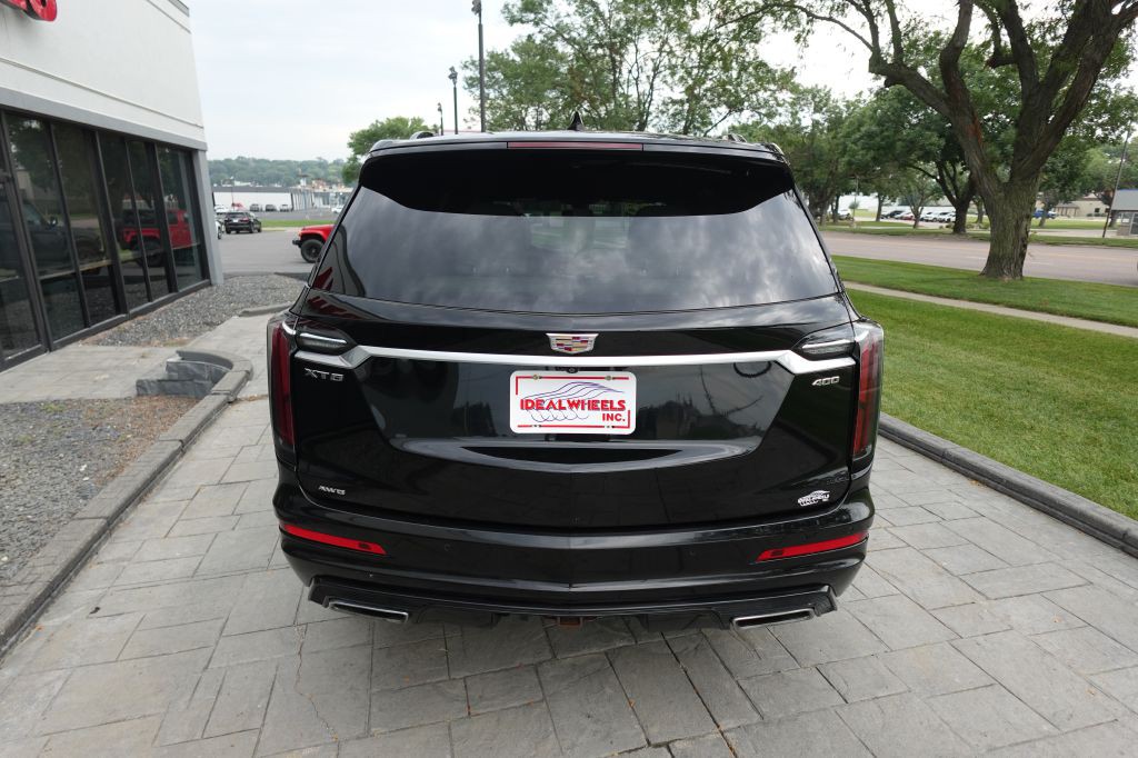2021 Cadillac XT6 Image 3