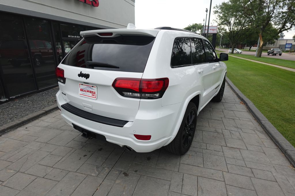2020 Jeep Grand Cherokee Image 2