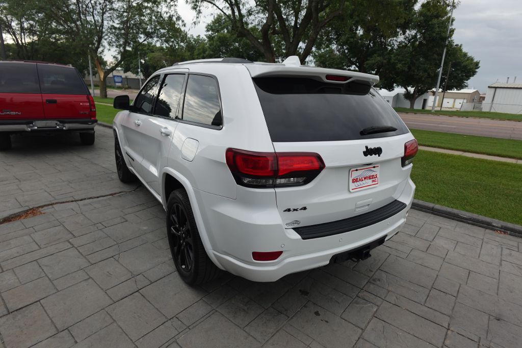 2020 Jeep Grand Cherokee Image 4