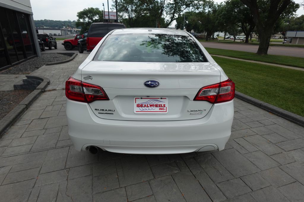 2015 Subaru Legacy Image 3
