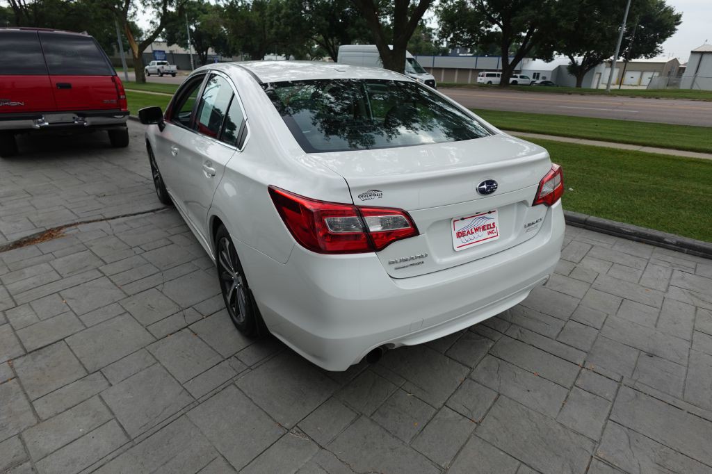 2015 Subaru Legacy Image 4