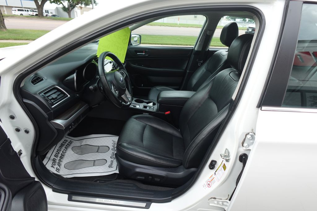 2015 Subaru Legacy Image 9
