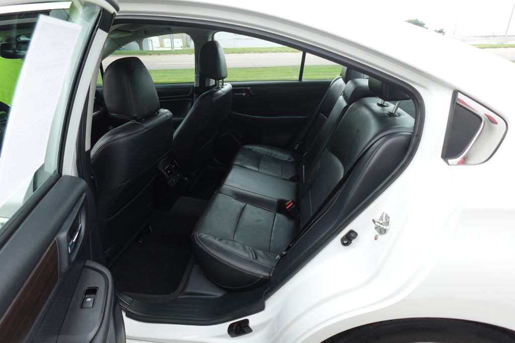 2015 Subaru Legacy Image 10