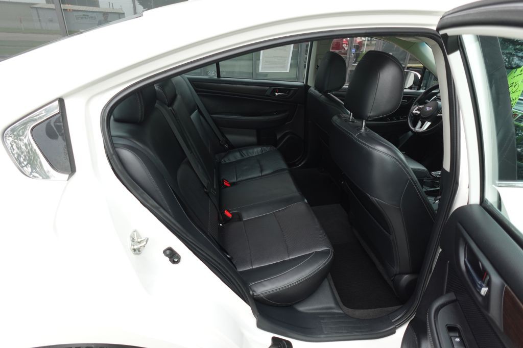 2015 Subaru Legacy Image 12