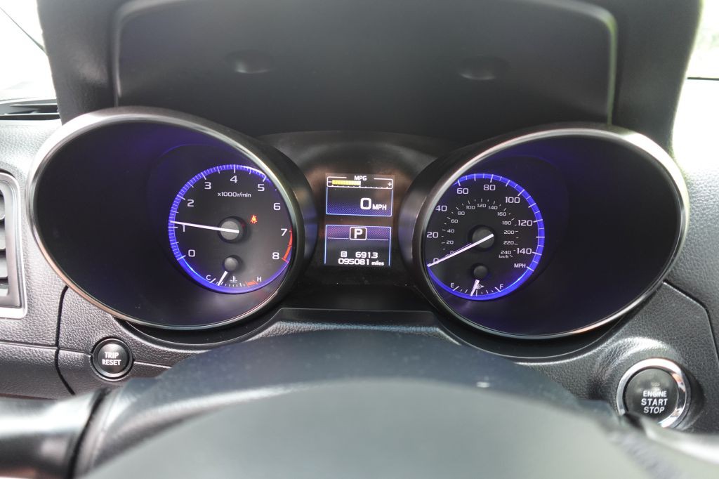 2015 Subaru Legacy Image 17