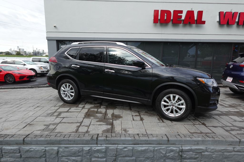 2019 Nissan Rogue Image 1