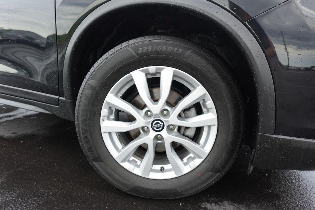 2019 Nissan Rogue Image 18