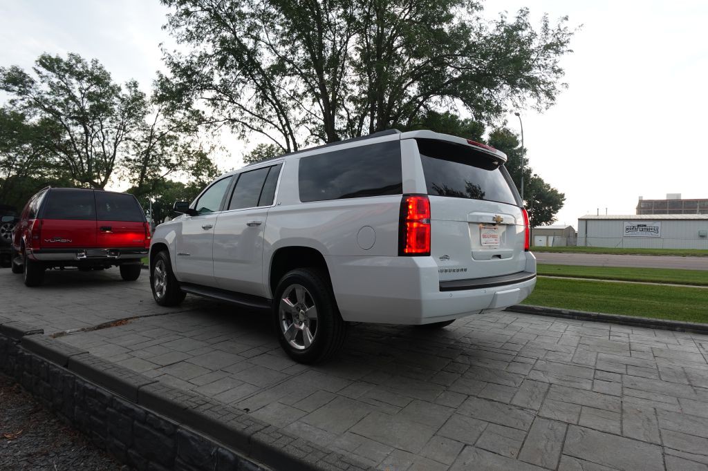 2020 Chevrolet Suburban Image 5