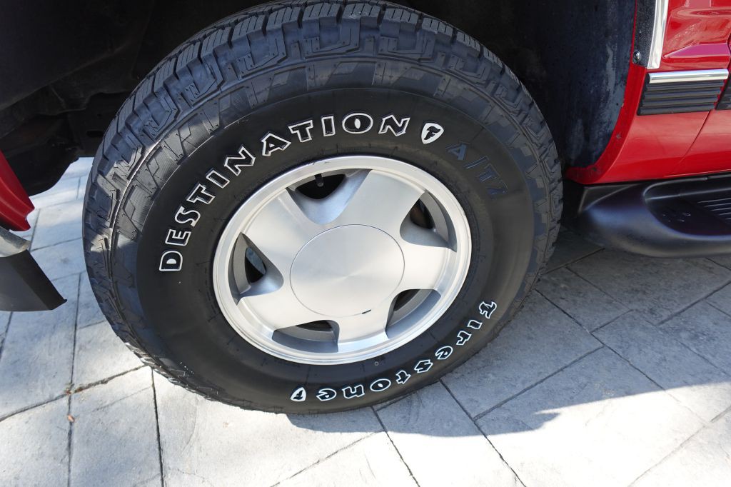 1999 GMC Yukon Image 12