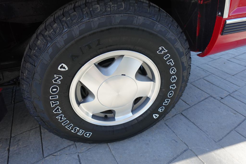 1999 GMC Yukon Image 13
