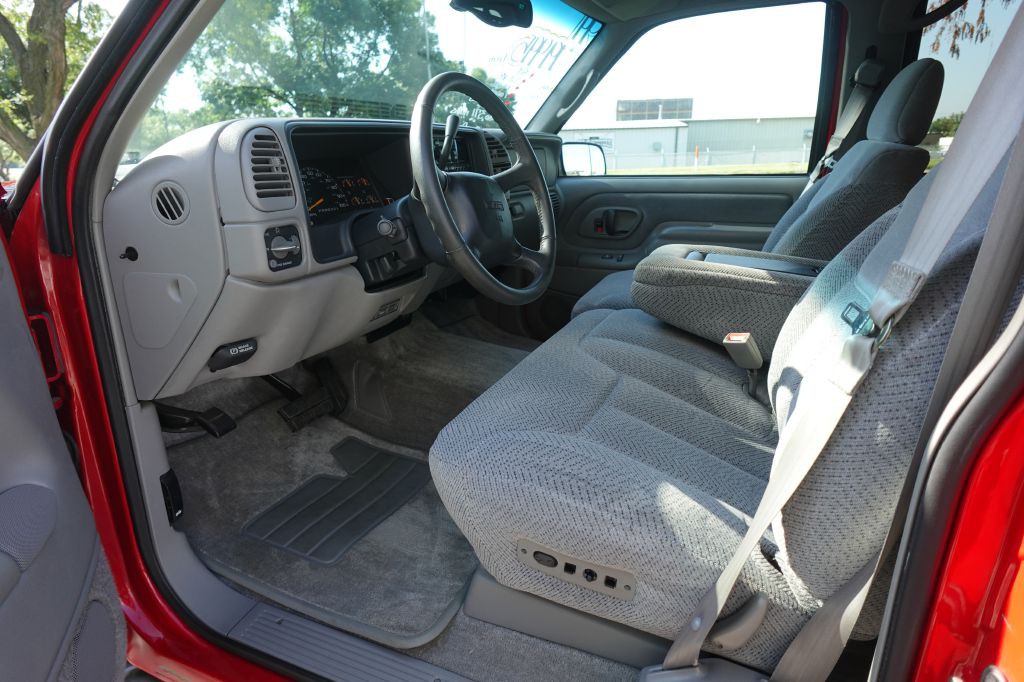 1999 GMC Yukon Image 16