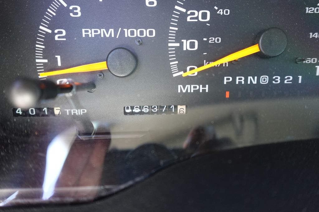 1999 GMC Yukon Image 20