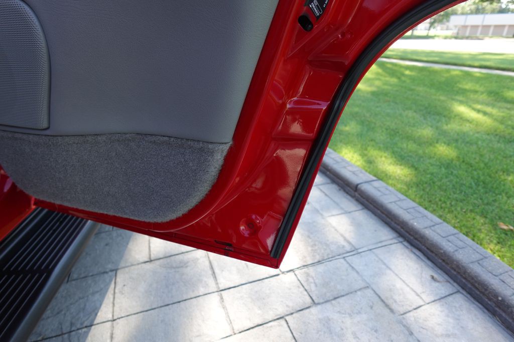 1999 GMC Yukon Image 32