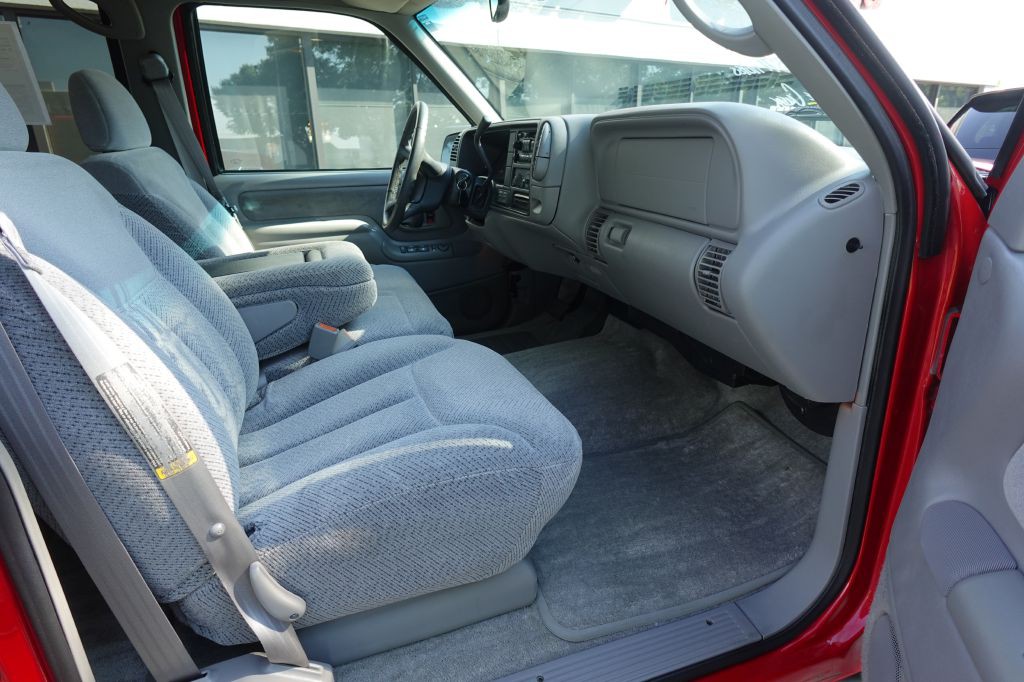 1999 GMC Yukon Image 34