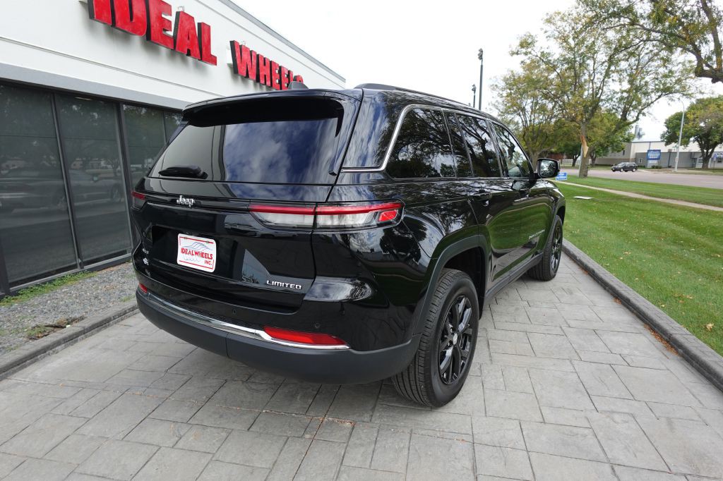 2023 Jeep Grand Cherokee Image 2