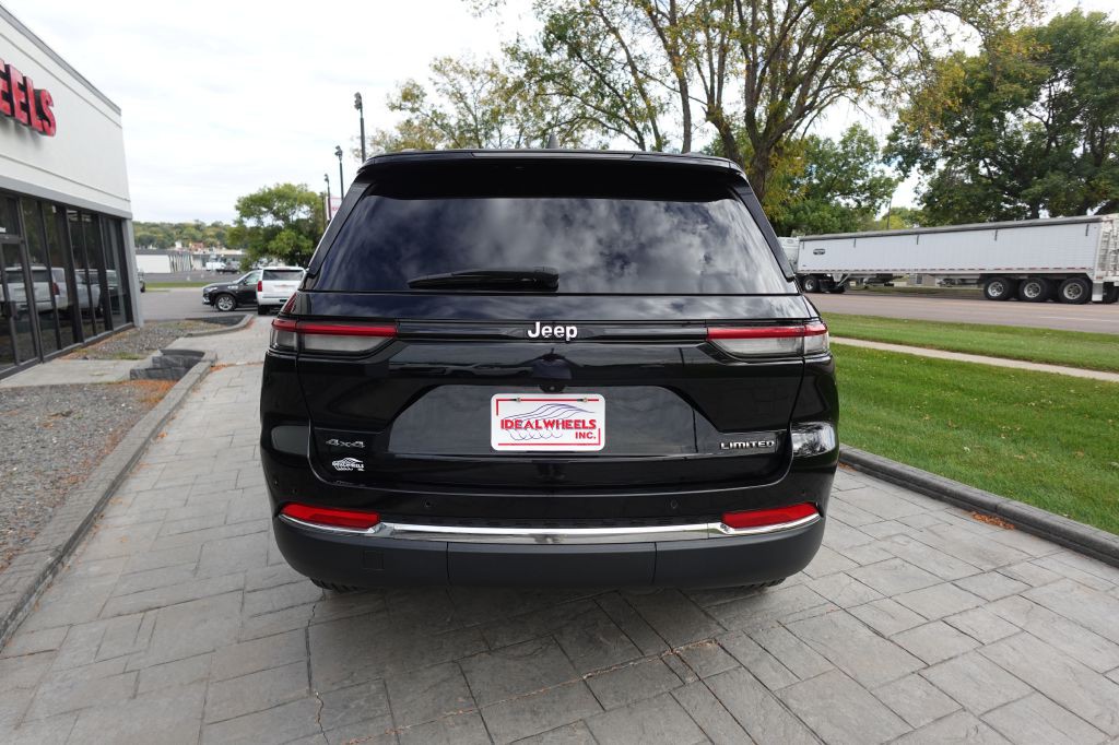 2023 Jeep Grand Cherokee Image 3