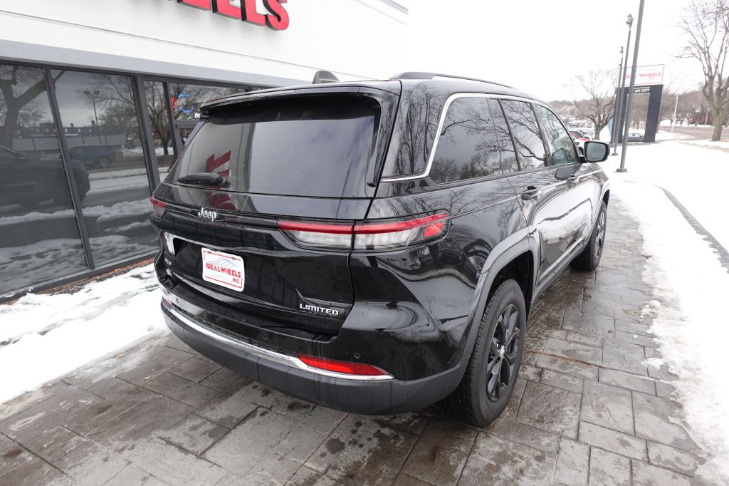 2023 Jeep Grand Cherokee Image 2