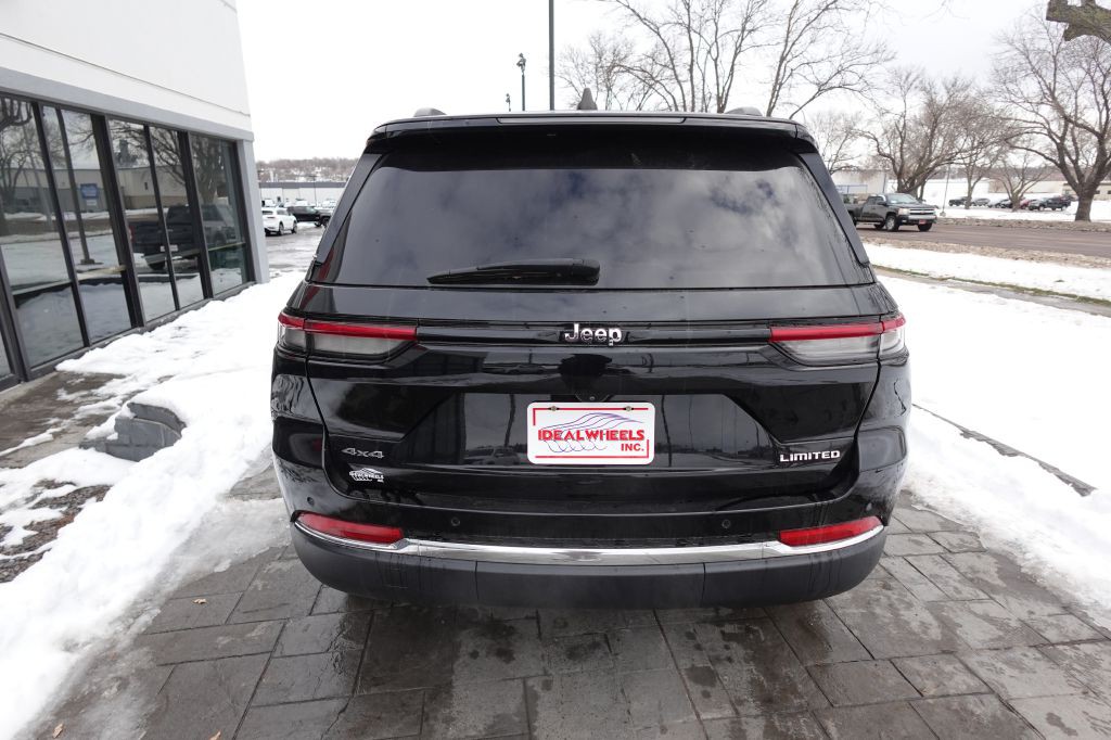 2023 Jeep Grand Cherokee Image 3