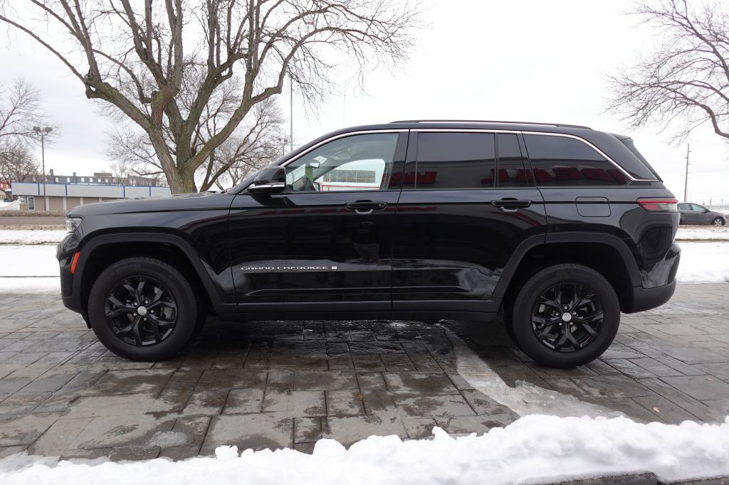 2023 Jeep Grand Cherokee Image 5