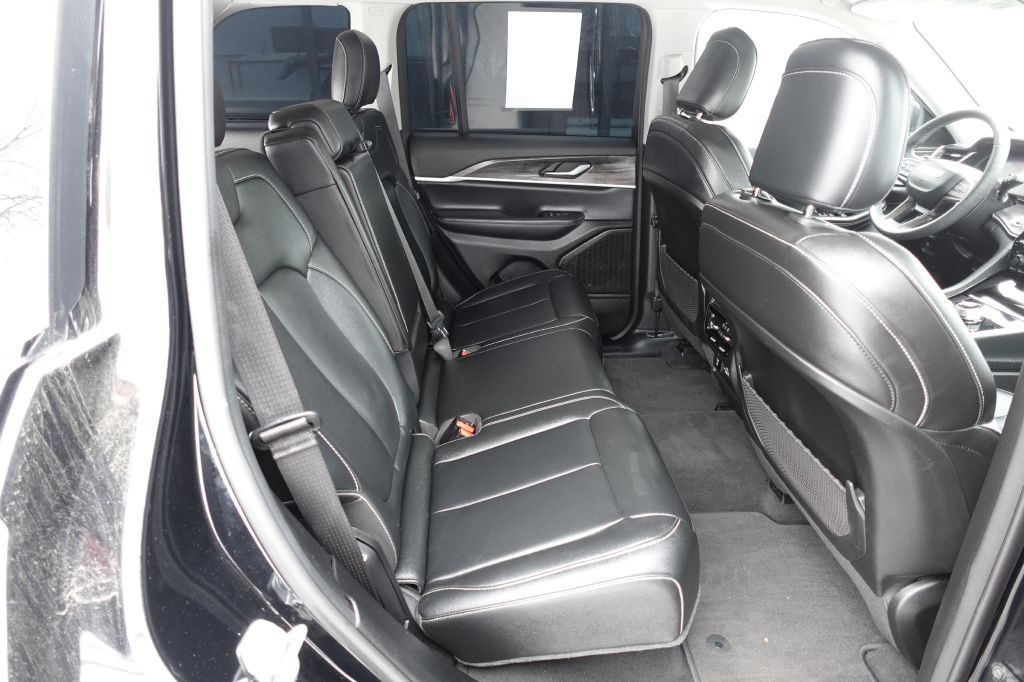 2023 Jeep Grand Cherokee Image 12