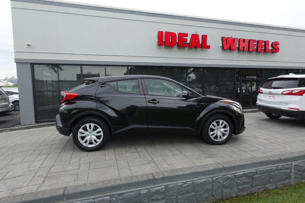 2020 Toyota C-HR Image 1