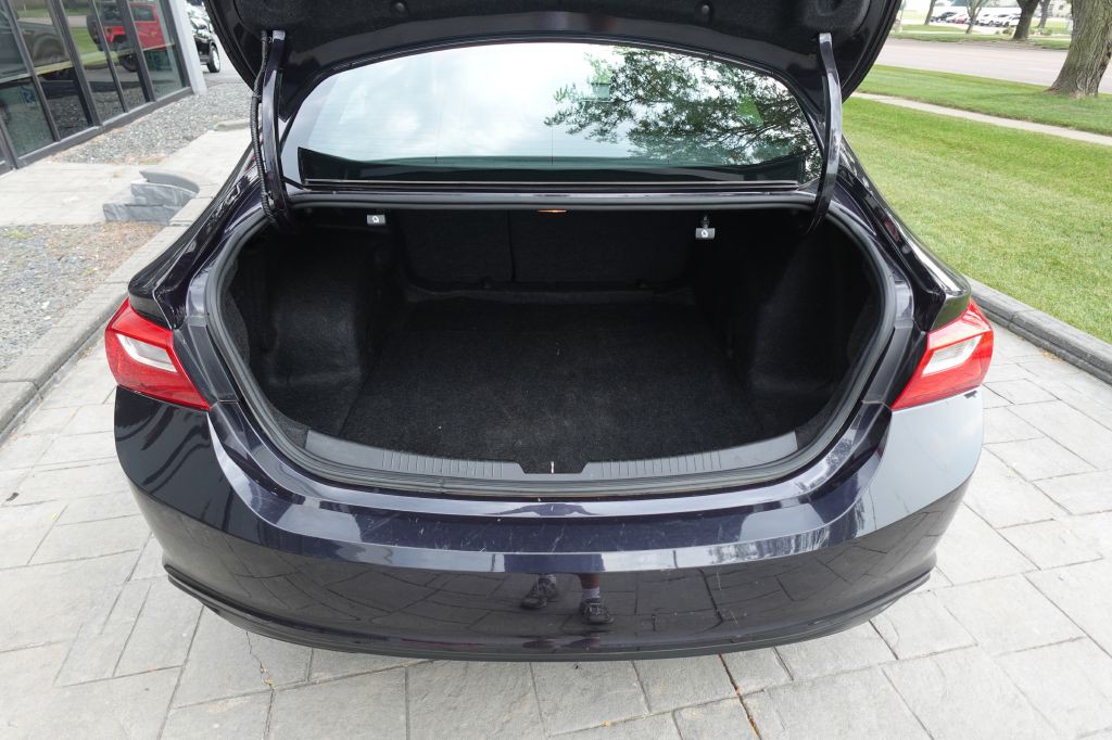 2023 Chevrolet Malibu Image 11