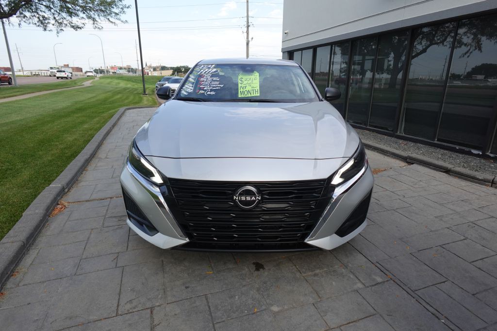 2024 Nissan Altima Image 7