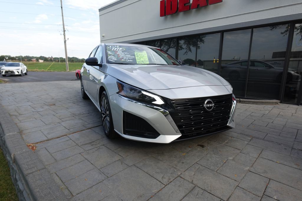 2024 Nissan Altima Image 8