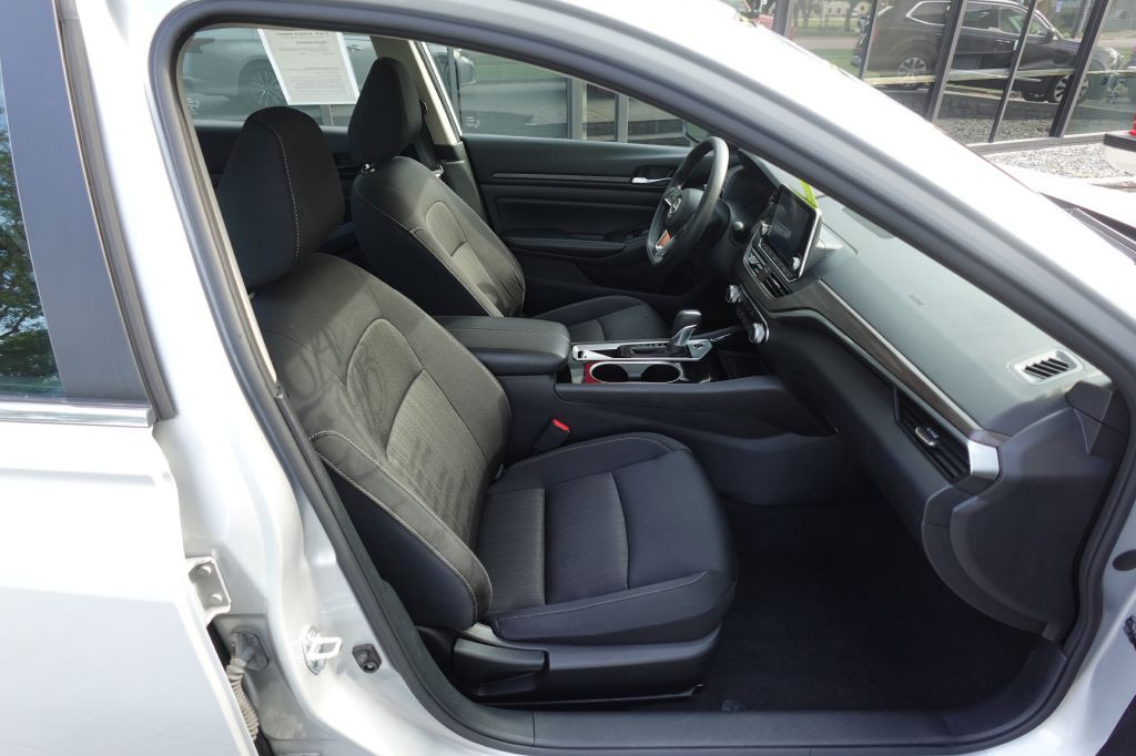 2024 Nissan Altima Image 13
