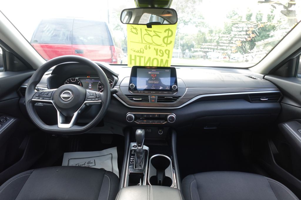 2024 Nissan Altima Image 15