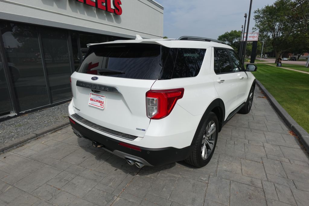 2020 Ford Explorer Image 2