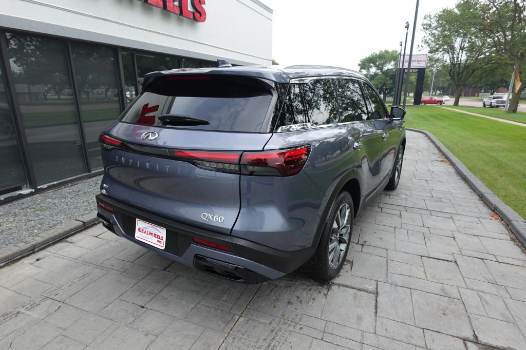 2023 INFINITI QX60 Image 2