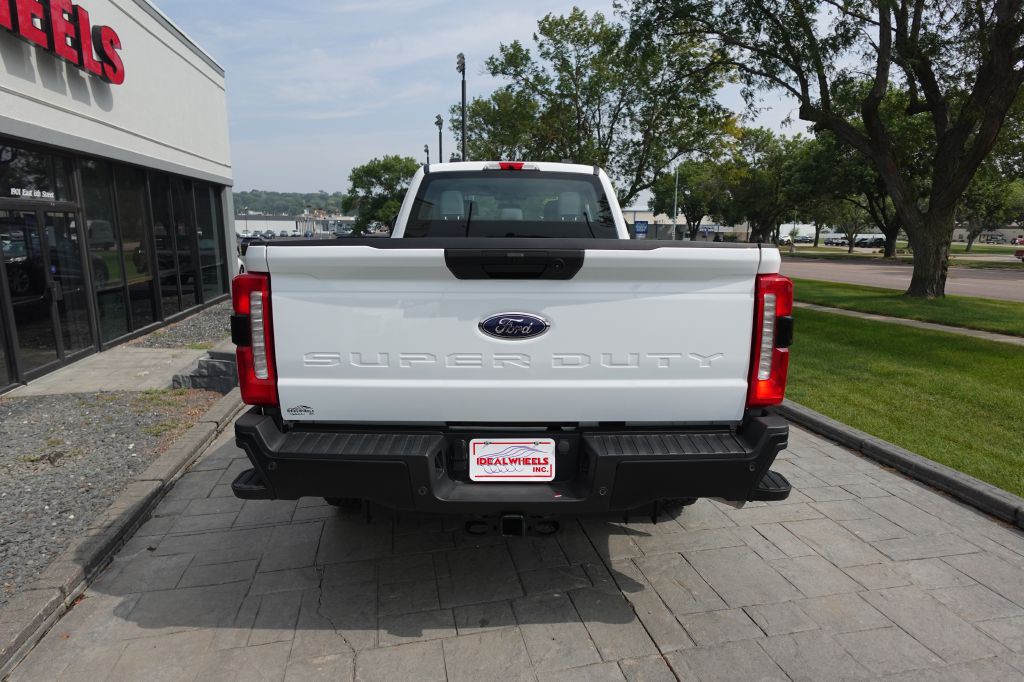 2024 Ford F-250 Image 3
