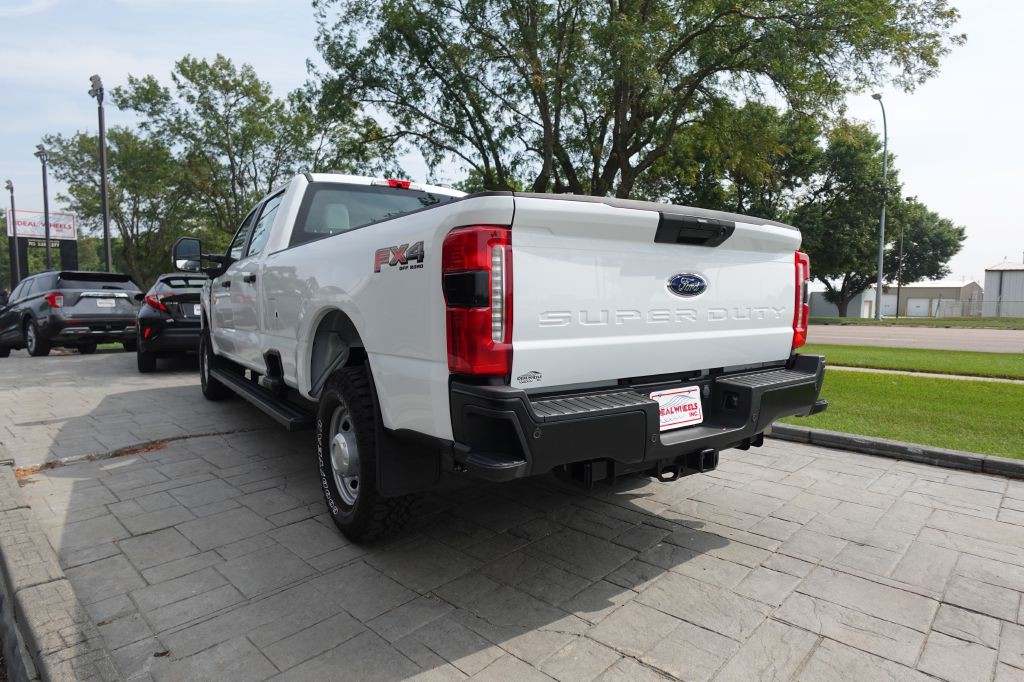 2024 Ford F-250 Image 4
