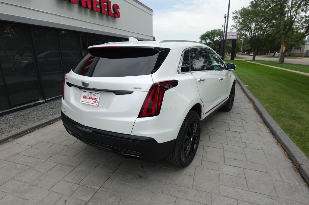 2022 Cadillac XT5 Image 2